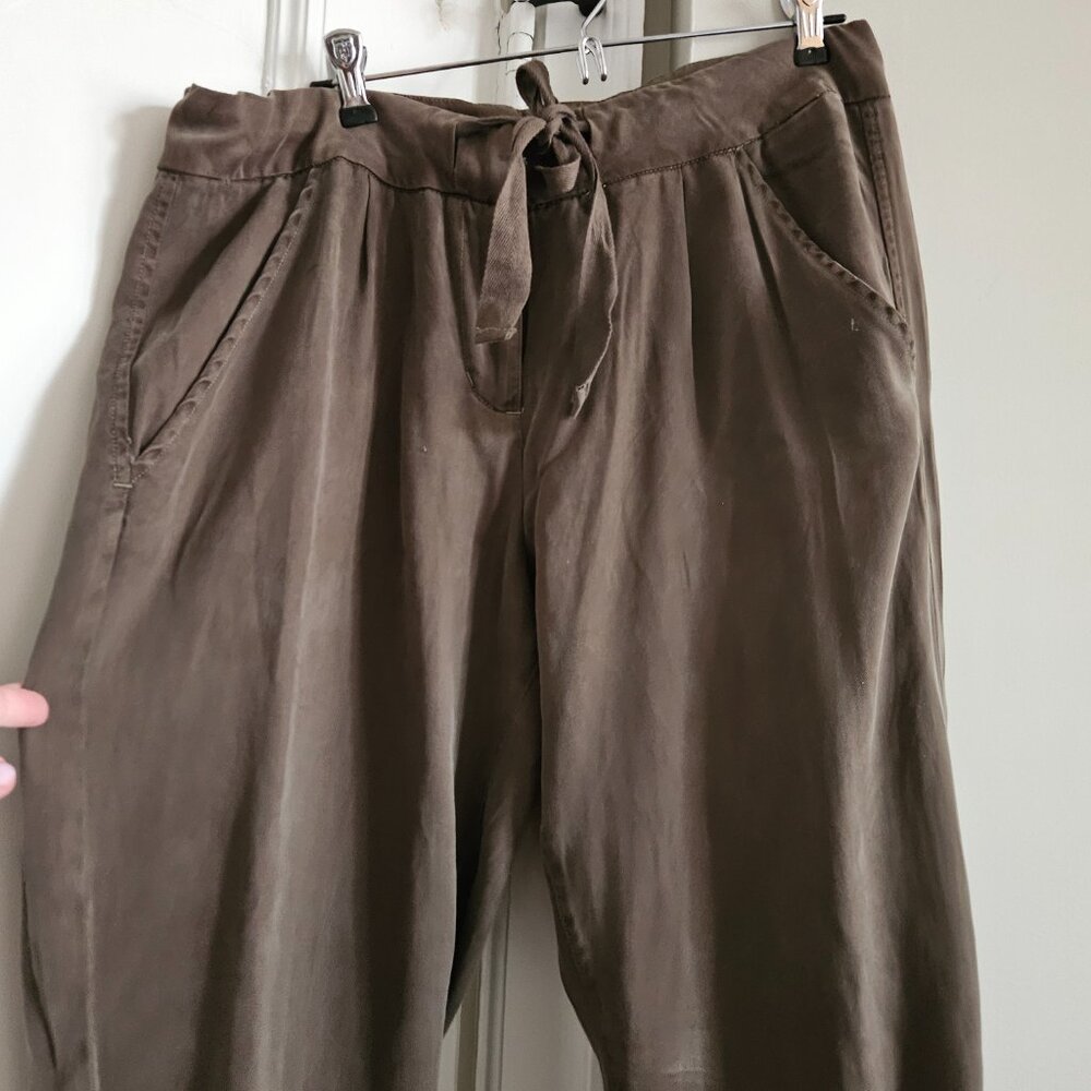 Tahari Women's size 12/31 versatile pants SO comfortable & stylish NWOT